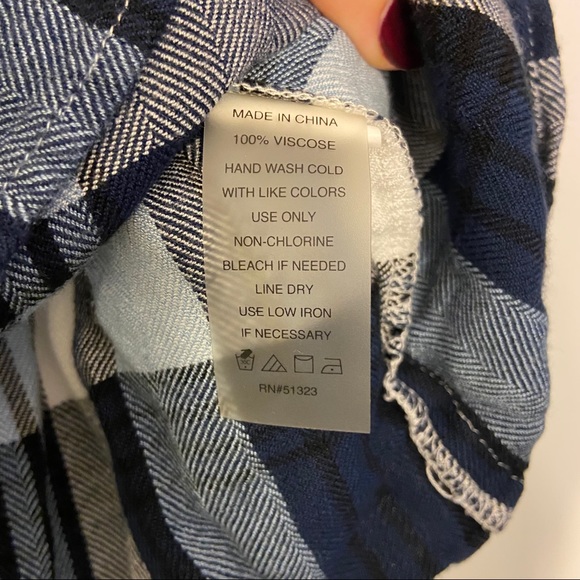 Vince Camuto Plaid Ruffle Sleeve Relaxed Fit Top - Picture 6 of 6